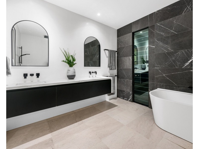 14 Matong Street, Hendra QLD 4011