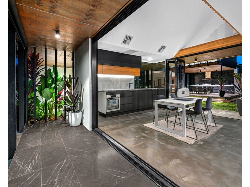 14 Matong Street, Hendra QLD 4011