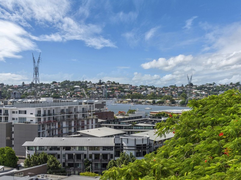 30 Waverley Street, Teneriffe QLD 4005