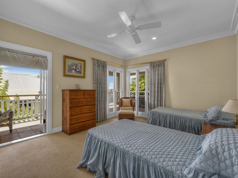 30 Waverley Street, Teneriffe QLD 4005