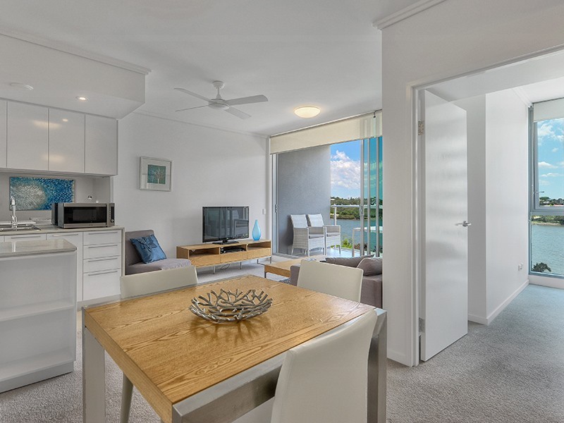 10608/8 Harbour Road, Hamilton QLD 4007