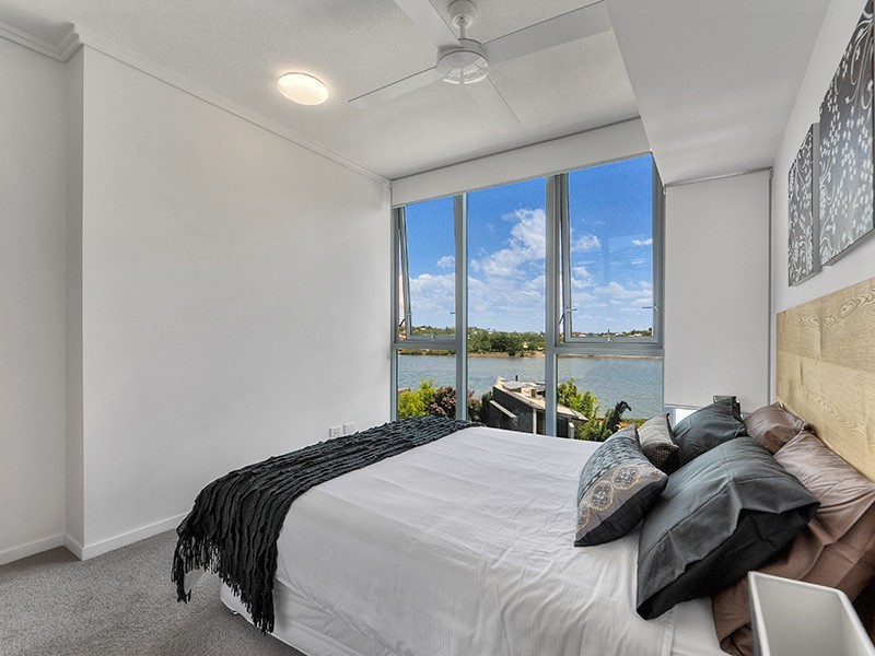 10608/8 Harbour Road, Hamilton QLD 4007