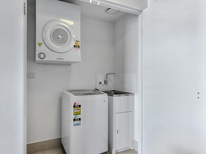 10608/8 Harbour Road, Hamilton QLD 4007