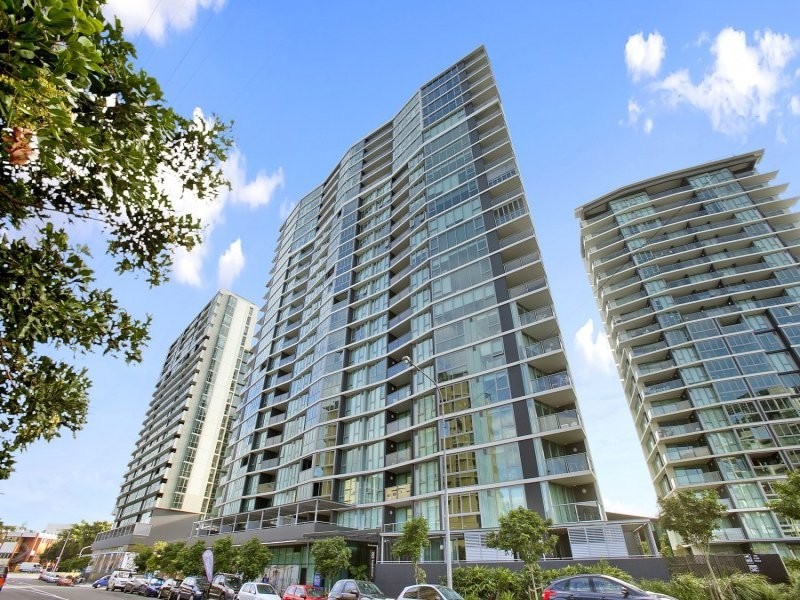 10608/8 Harbour Road, Hamilton QLD 4007