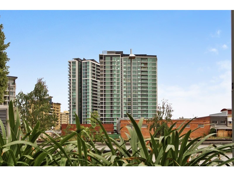 10608/8 Harbour Road, Hamilton QLD 4007