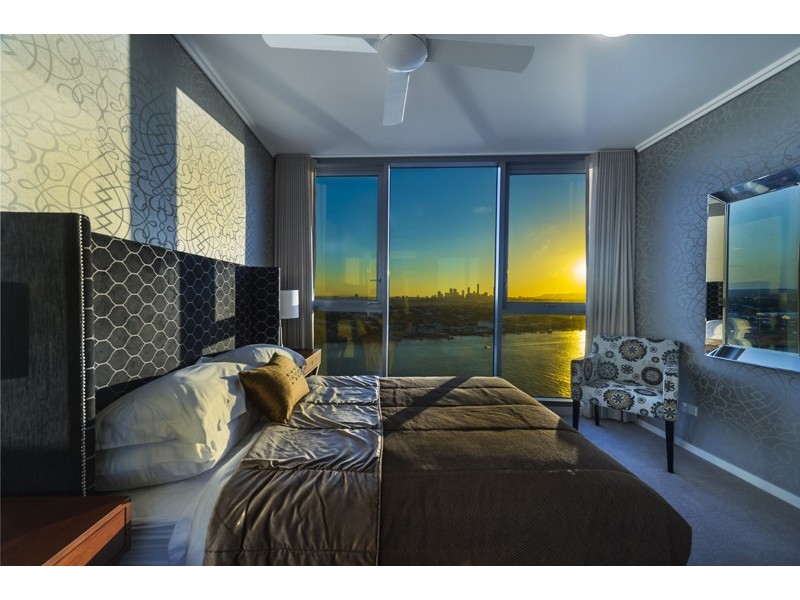 12106 8 Harbour Road, Hamilton QLD 4007