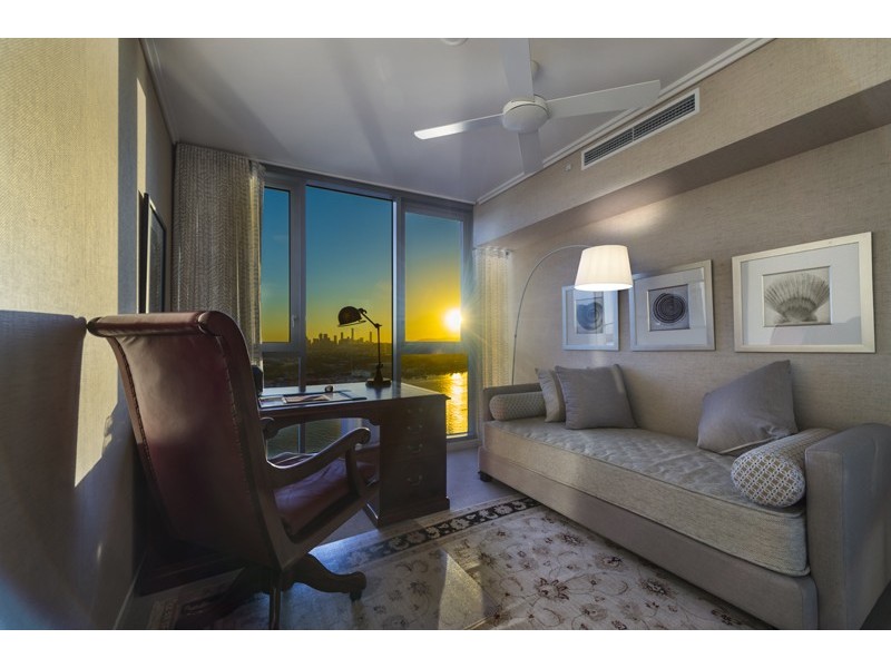 12106 8 Harbour Road, Hamilton QLD 4007