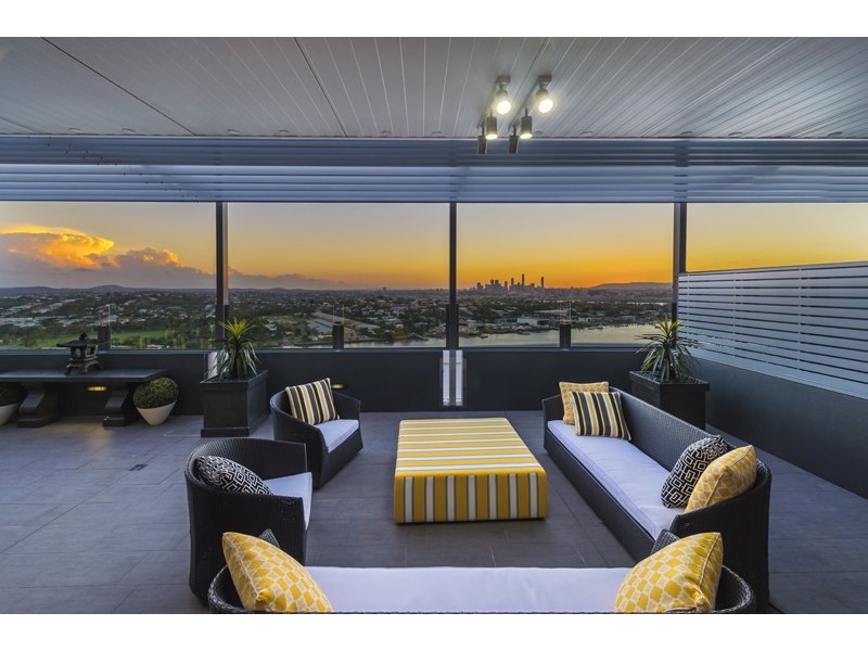 12106 8 Harbour Road, Hamilton QLD 4007
