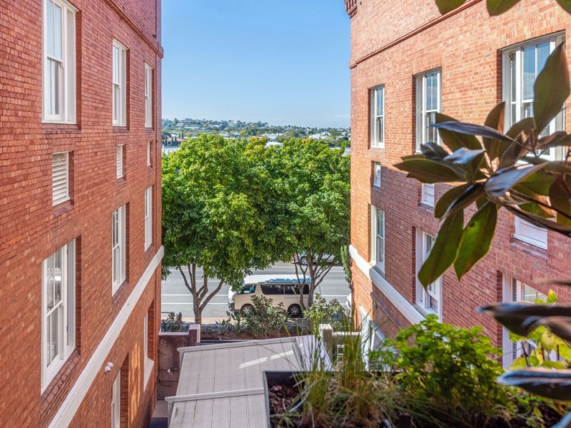 302/64 Macquarie Street, Teneriffe QLD 4005