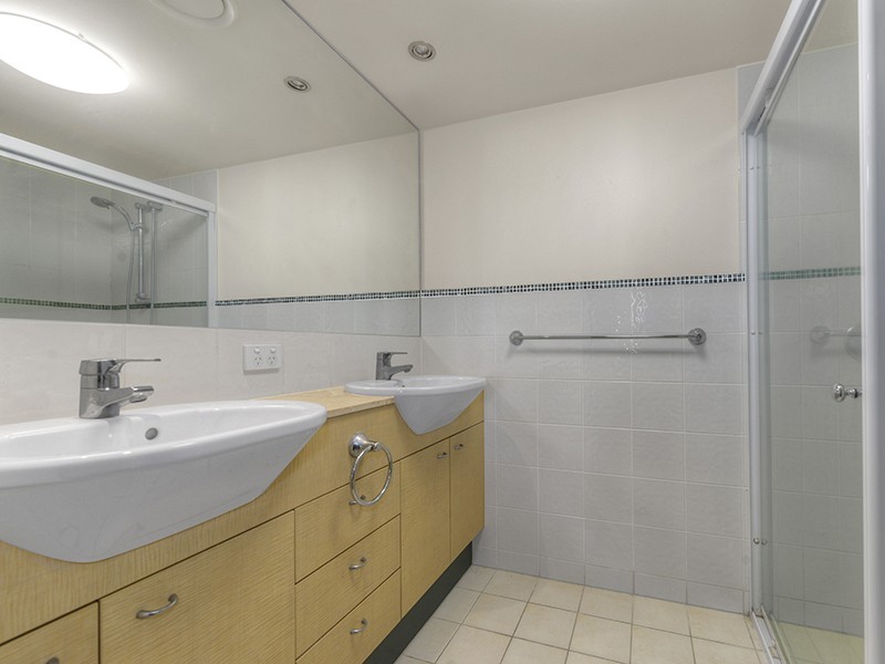 221/100 Bowen Terrace, New Farm QLD 4005