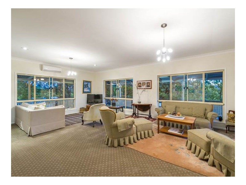 9 Jancy Court, Samford Valley QLD 4520