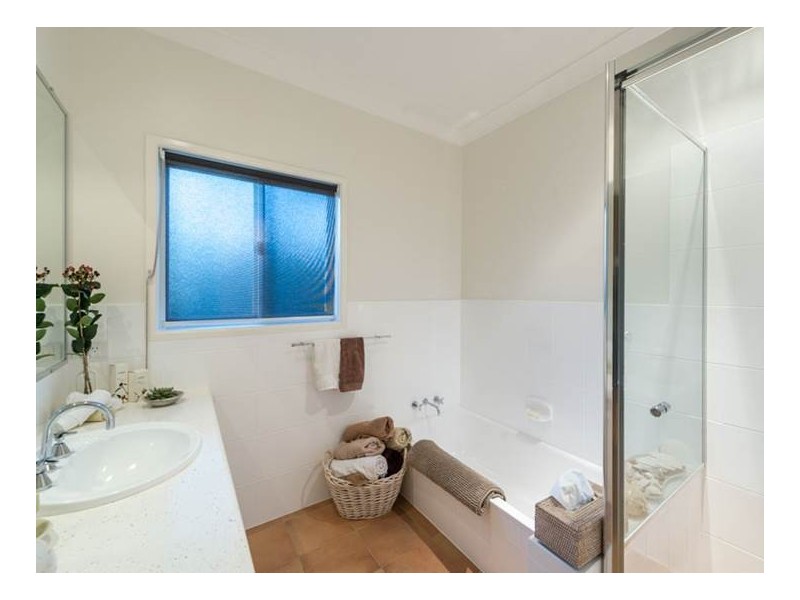 9 Jancy Court, Samford Valley QLD 4520