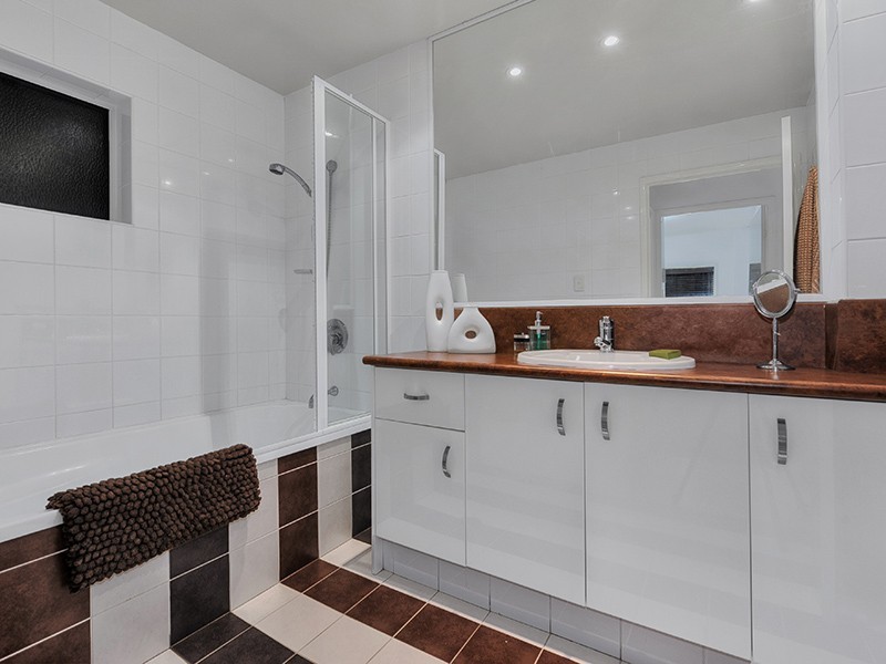 1 /  42 Grays Road, Hamilton QLD 4007