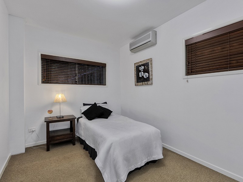 1 /  42 Grays Road, Hamilton QLD 4007