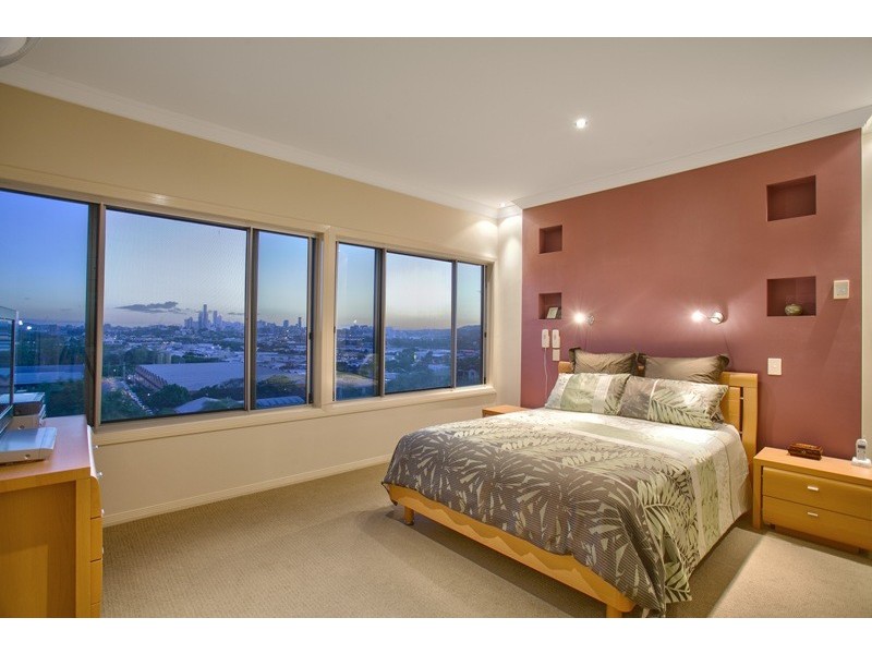 33 Highlands Street, Albion QLD 4010