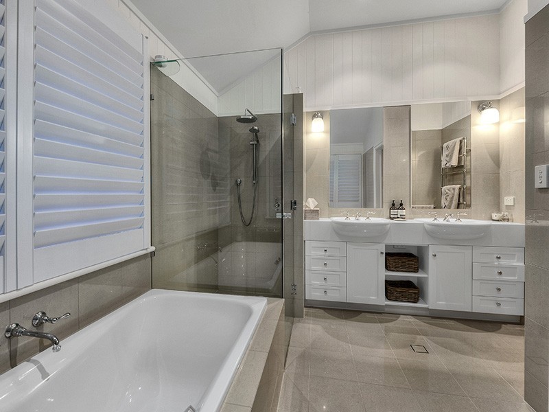 17 Liverpool Road, Clayfield QLD 4011