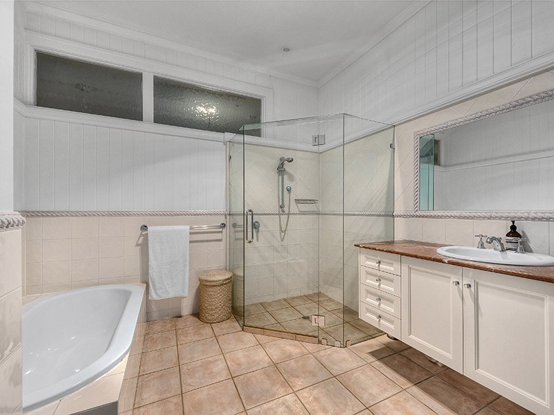 17 Liverpool Road, Clayfield QLD 4011