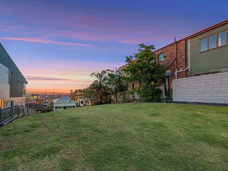 7 Teneriffe Drive, New Farm QLD 4005