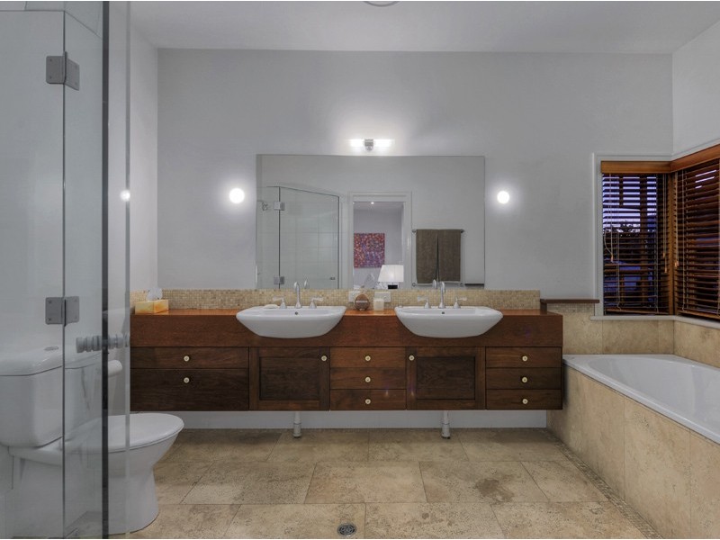 18 Charles Street, New Farm QLD 4005