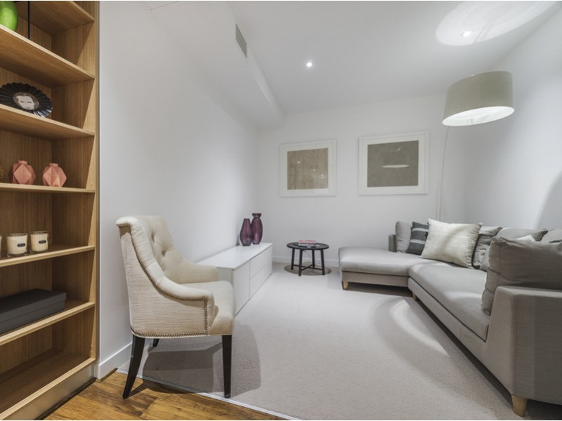 126 Parkside Circuit, Hamilton QLD 4007