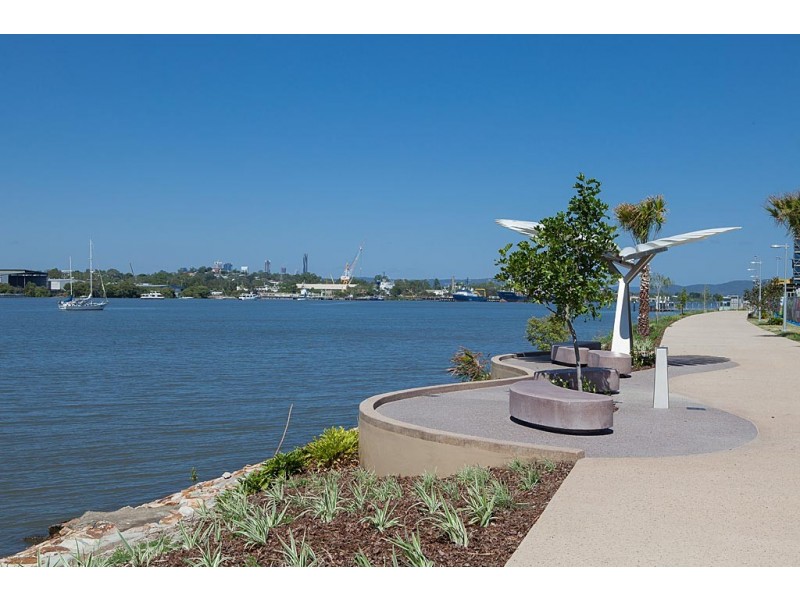 126 Parkside Circuit, Hamilton QLD 4007