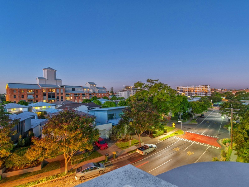 39/165 SYDNEY STREET, New Farm QLD 4005
