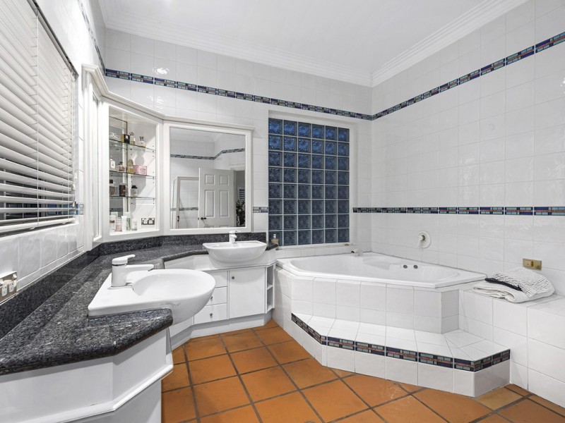 48 Teneriffe Drive, Teneriffe QLD 4005