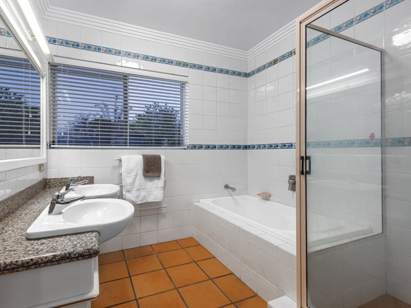 48 Teneriffe Drive, Teneriffe QLD 4005