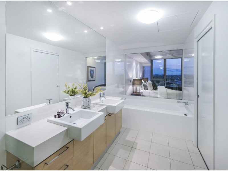 21709/8 Hercules Street, Hamilton QLD 4007