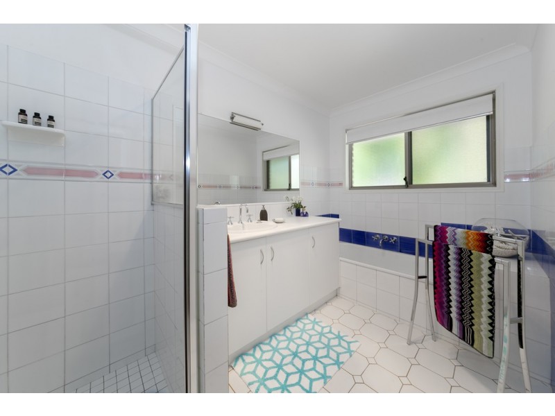 18 Craswell Court, Chuwar QLD 4306