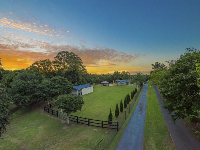 2083 Roghan Road, Bridgeman Downs QLD 4035