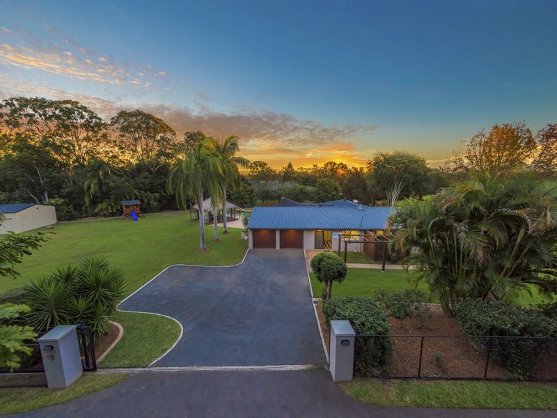 2083 Roghan Road, Bridgeman Downs QLD 4035