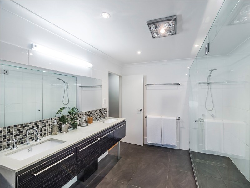 2083 Roghan Road, Bridgeman Downs QLD 4035