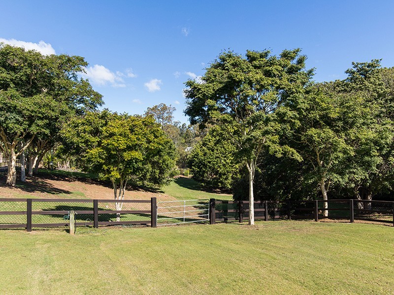 2083 Roghan Road, Bridgeman Downs QLD 4035