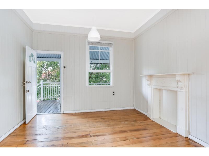 18 Sackville Street, Milton QLD 4064