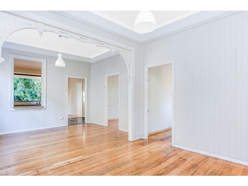 18 Sackville Street, Milton QLD 4064