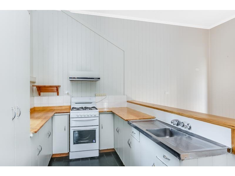 18 Sackville Street, Milton QLD 4064