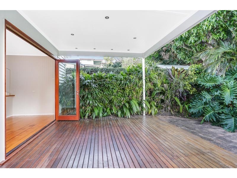 18 Sackville Street, Milton QLD 4064