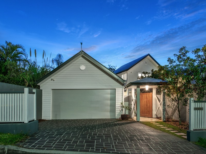 7 Standring Street, Toowong QLD 4066
