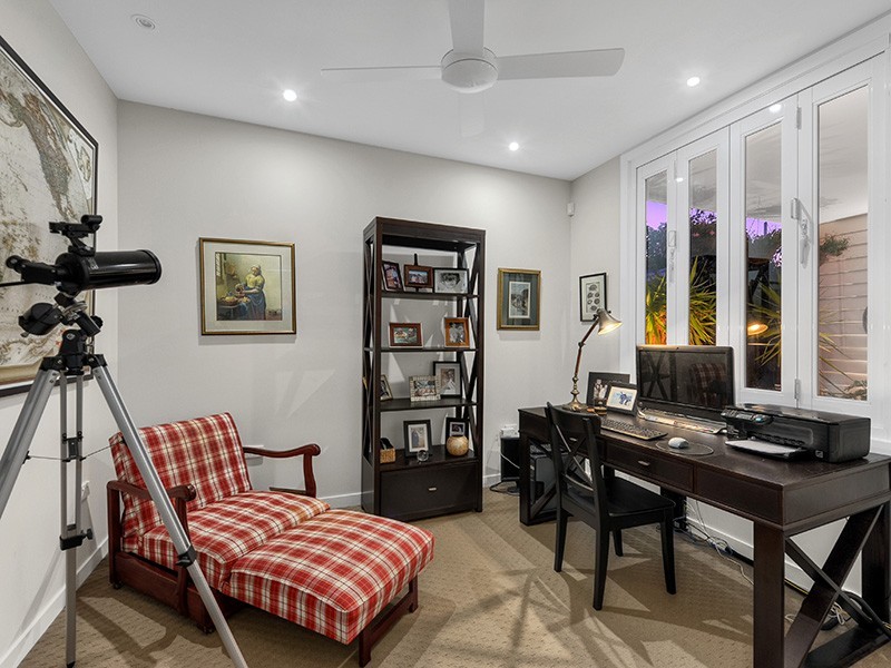 7 Standring Street, Toowong QLD 4066