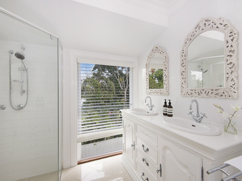 77 Manson Road, Hendra QLD 4011