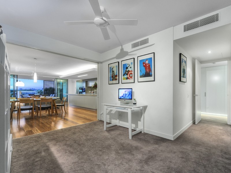 313/90 Wynnum Road, Norman Park QLD 4170