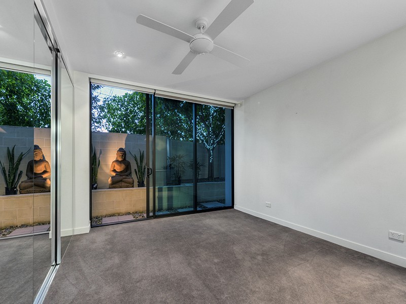 313/90 Wynnum Road, Norman Park QLD 4170