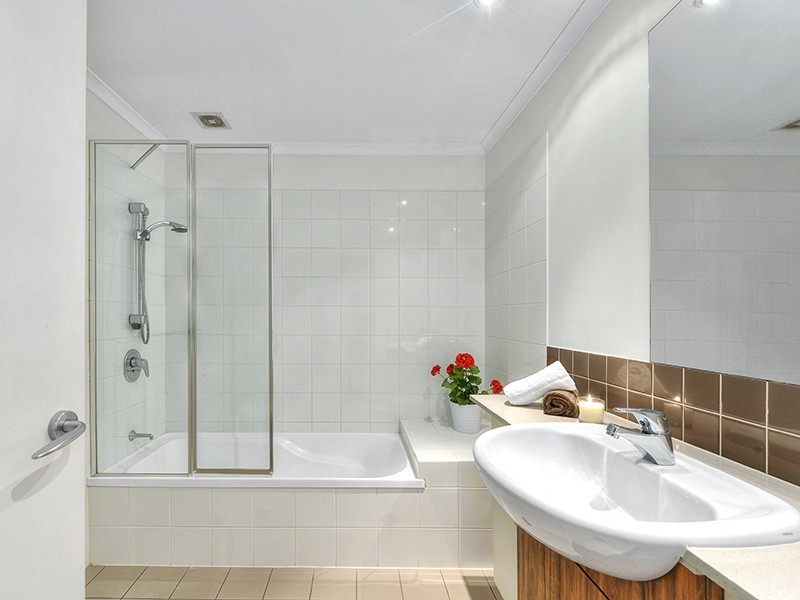 64/54 Vernon Terrace, Teneriffe QLD 4005