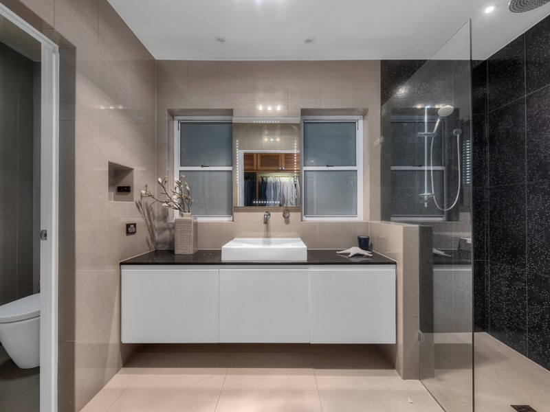 63 Laidlaw Parade, East Brisbane QLD 4169