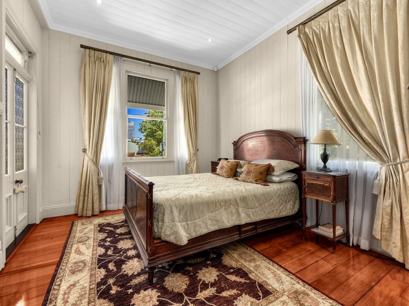 60 York Parade, Spring Hill QLD 4000