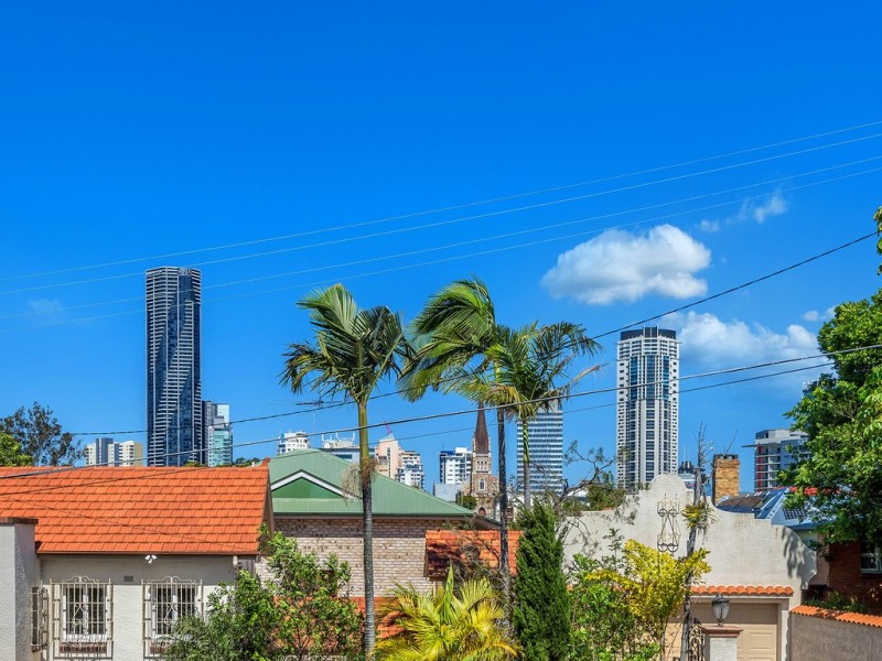 60 York Parade, Spring Hill QLD 4000