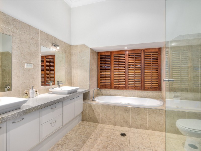 37 Noble Street, Clayfield QLD 4011