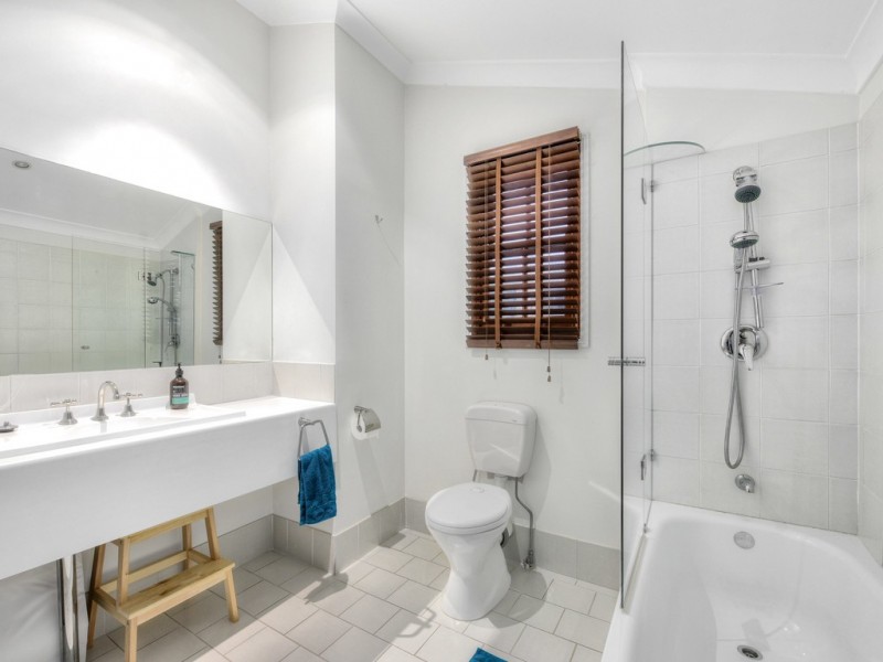 37 Noble Street, Clayfield QLD 4011