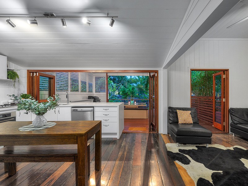 77 Allen Street, Hamilton QLD 4007